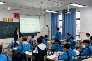 孔德昕：篮网主帅沃恩最后时刻不挑战不暂停 他今晚犯了不少错